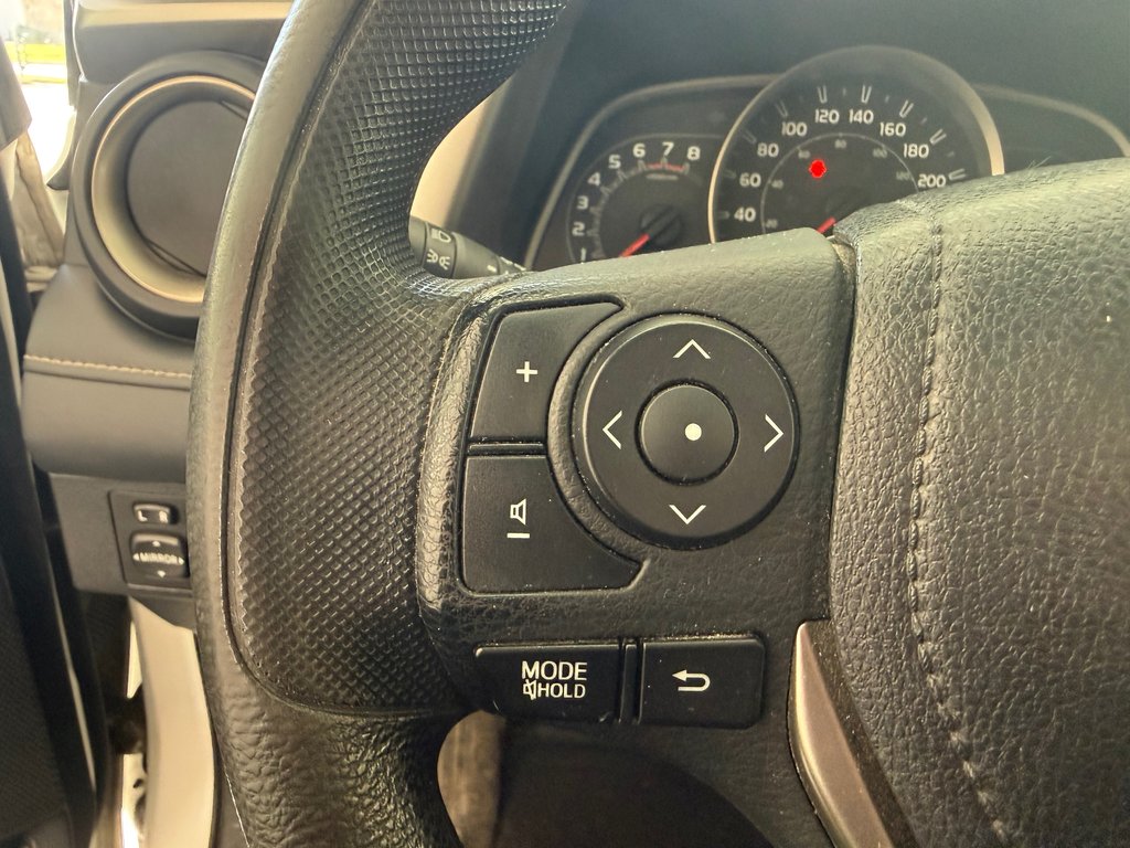 Toyota RAV4 XLE AWD 2013 à Magog, Québec - 16 - w1024h768px