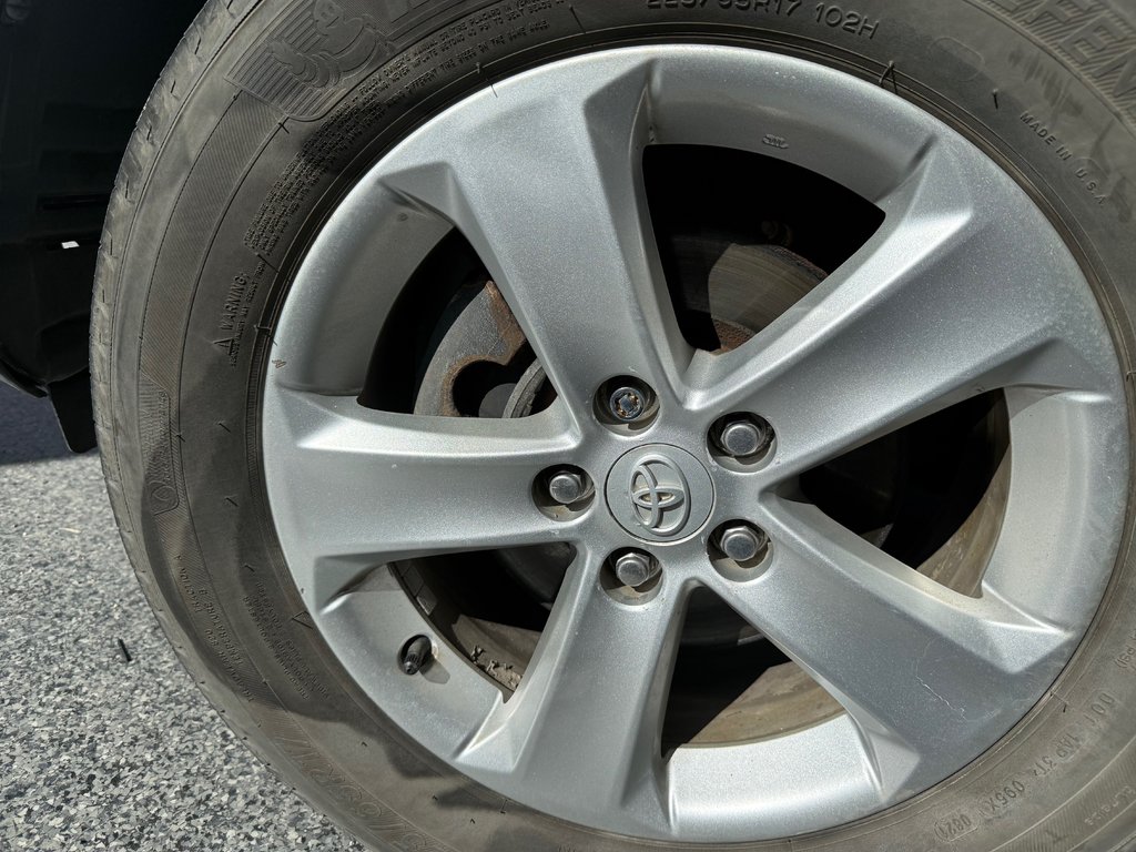 Toyota RAV4 XLE AWD 2013 à Magog, Québec - 19 - w1024h768px