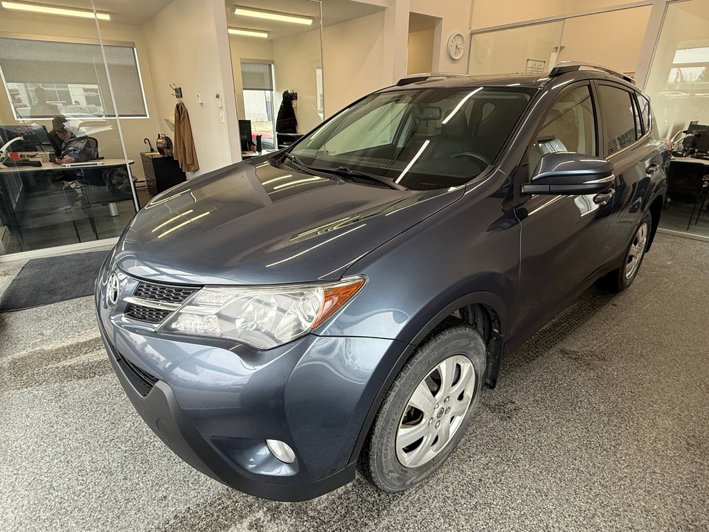 2014 Toyota RAV4 Limited AWD, in Magog, Quebec - 5 - w1024h768px