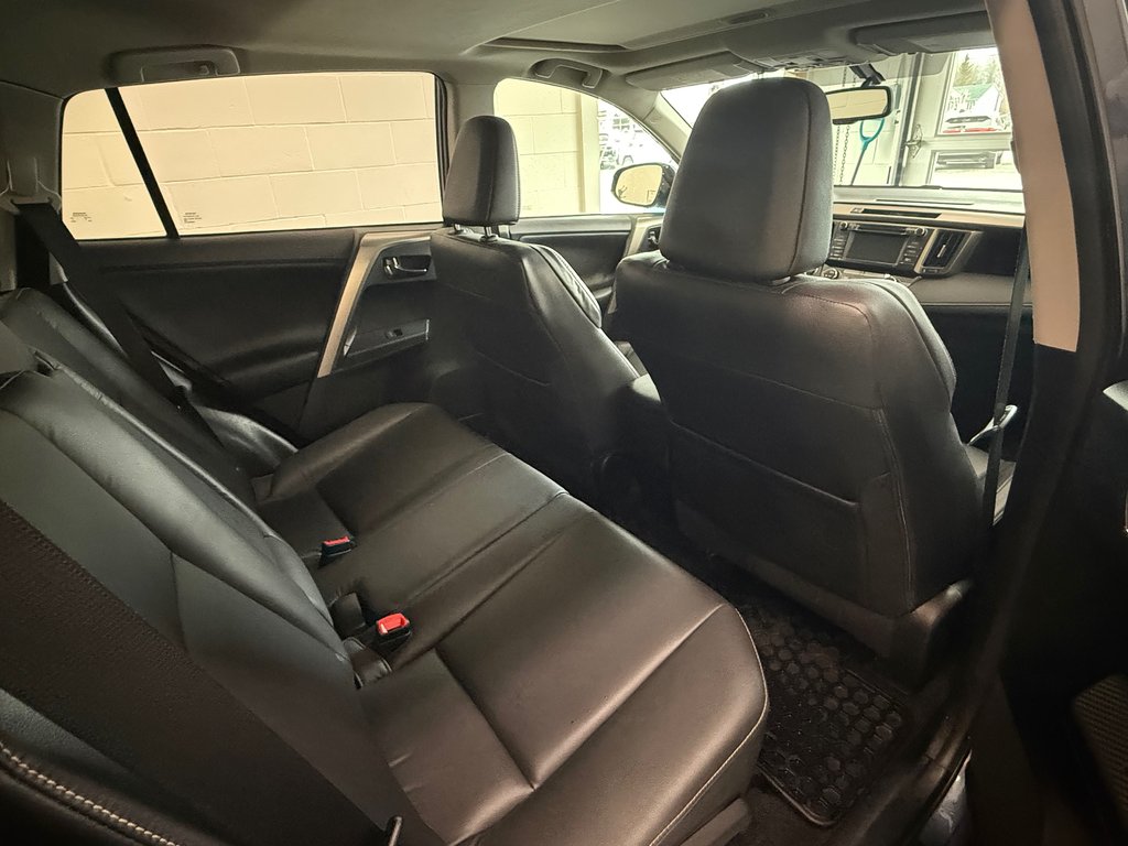 2014 Toyota RAV4 Limited AWD, in Magog, Quebec - 6 - w1024h768px