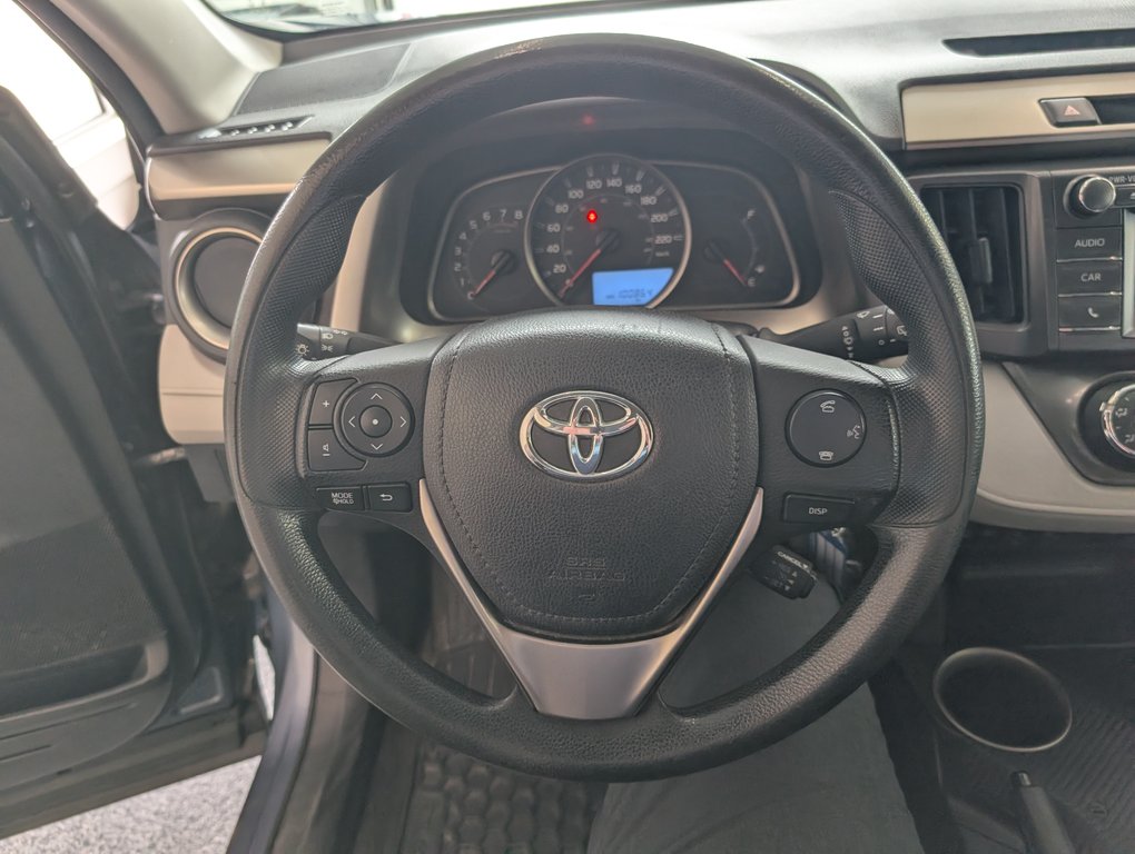 2014 Toyota RAV4 LE in Magog, Quebec - 14 - w1024h768px