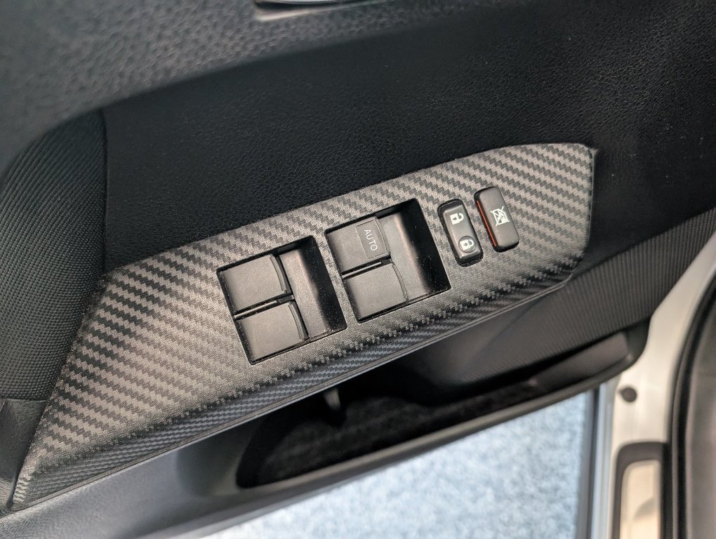 Toyota RAV4 XLE AWD, TOIT, MAGS, 2015 à Magog, Québec - 14 - w1024h768px