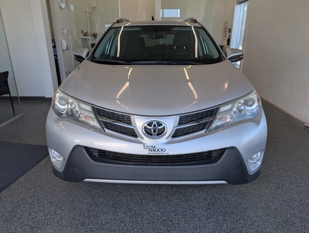 Toyota RAV4 XLE AWD, TOIT, MAGS, 2015 à Magog, Québec - 6 - w1024h768px