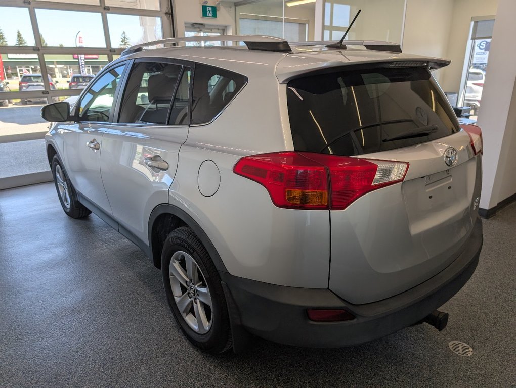 Toyota RAV4 XLE AWD, TOIT, MAGS, 2015 à Magog, Québec - 5 - w1024h768px