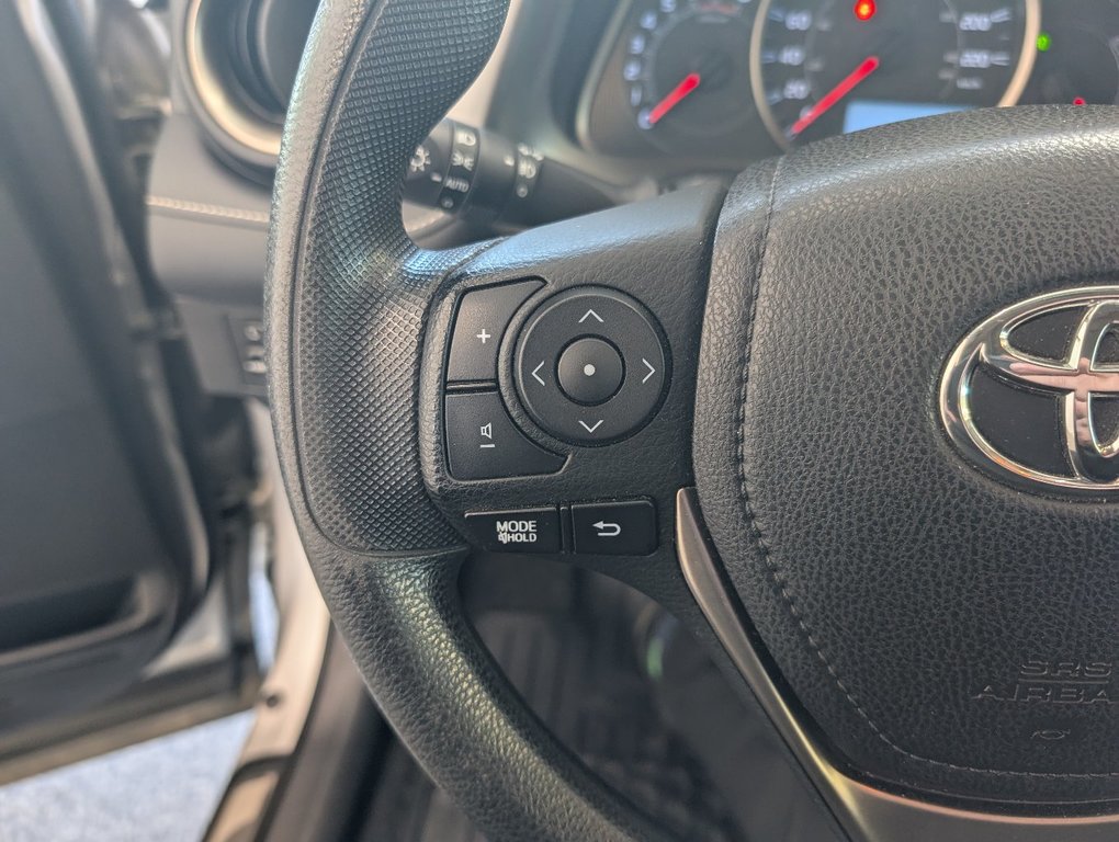 Toyota RAV4 XLE AWD, TOIT, MAGS, 2015 à Magog, Québec - 20 - w1024h768px