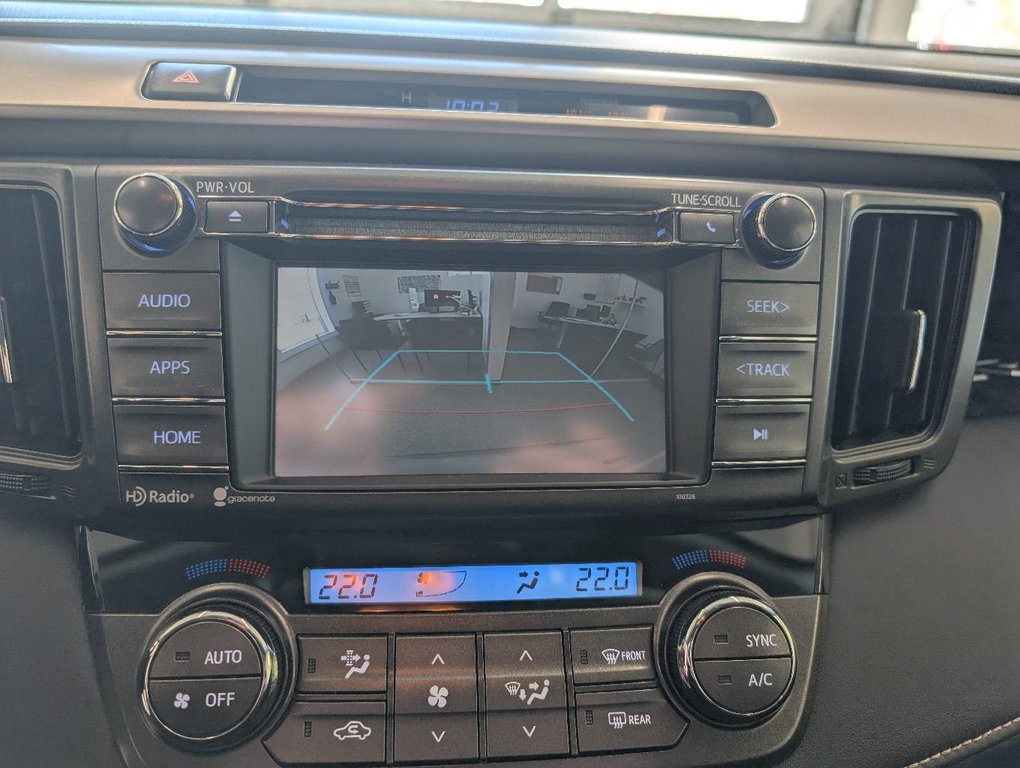 Toyota RAV4 XLE AWD, TOIT, MAGS, 2015 à Magog, Québec - 19 - w1024h768px