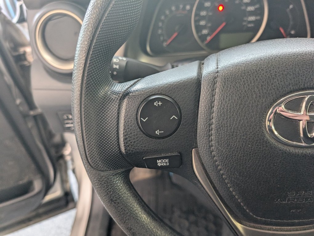 2015 Toyota RAV4 LE AWD in Magog, Quebec - 18 - w1024h768px