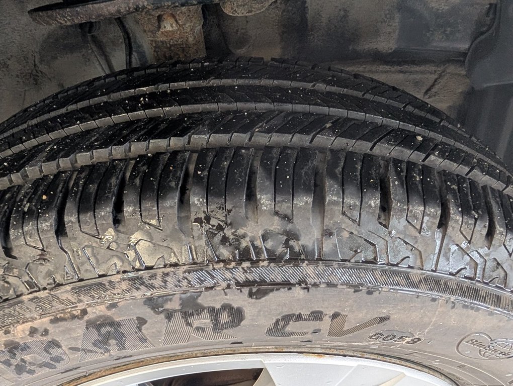 2015 Toyota RAV4 LE AWD in Magog, Quebec - 22 - w1024h768px