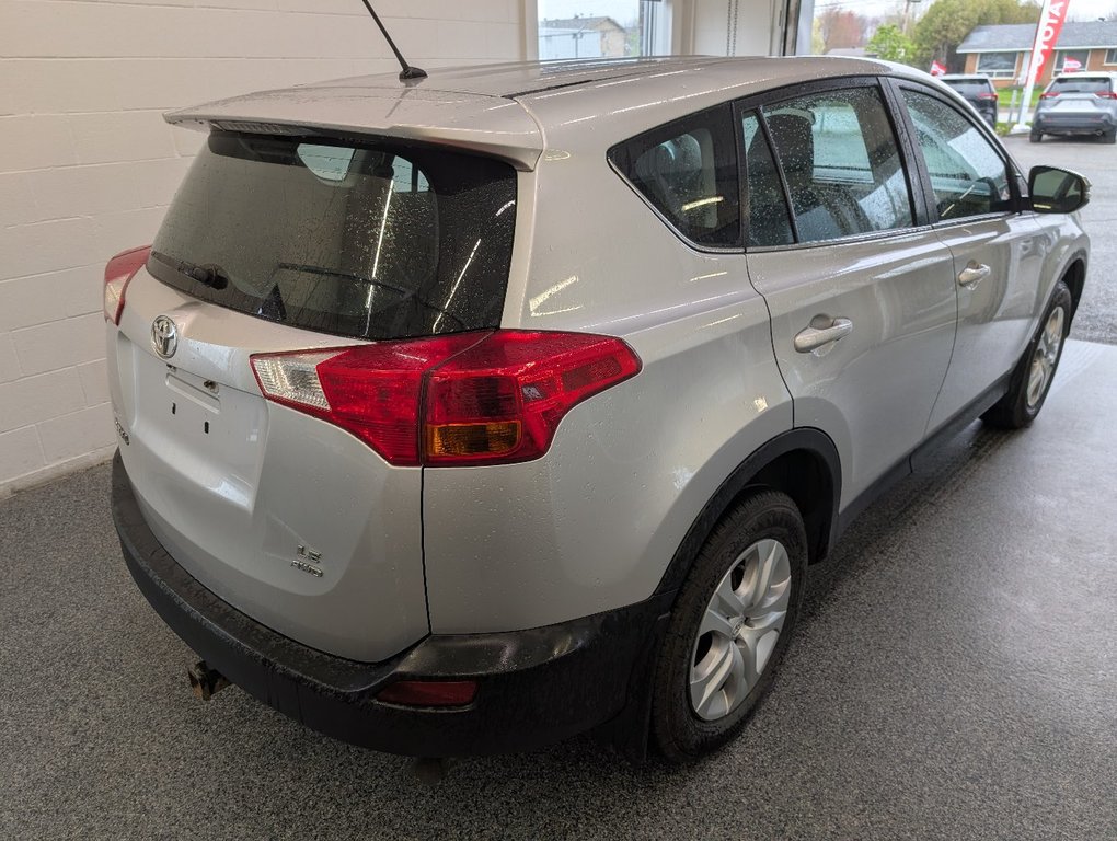 2015 Toyota RAV4 LE AWD in Magog, Quebec - 3 - w1024h768px