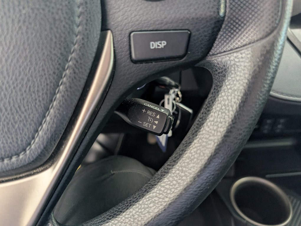 2015 Toyota RAV4 LE in Magog, Quebec - 22 - w1024h768px