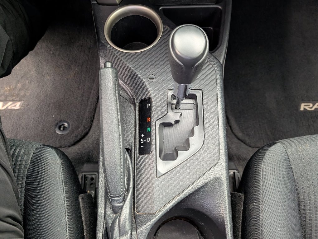 2015 Toyota RAV4 LE in Magog, Quebec - 16 - w1024h768px