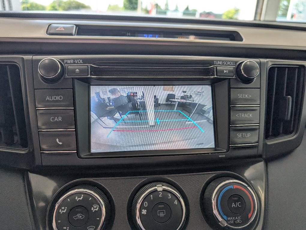 2015 Toyota RAV4 LE in Magog, Quebec - 19 - w1024h768px