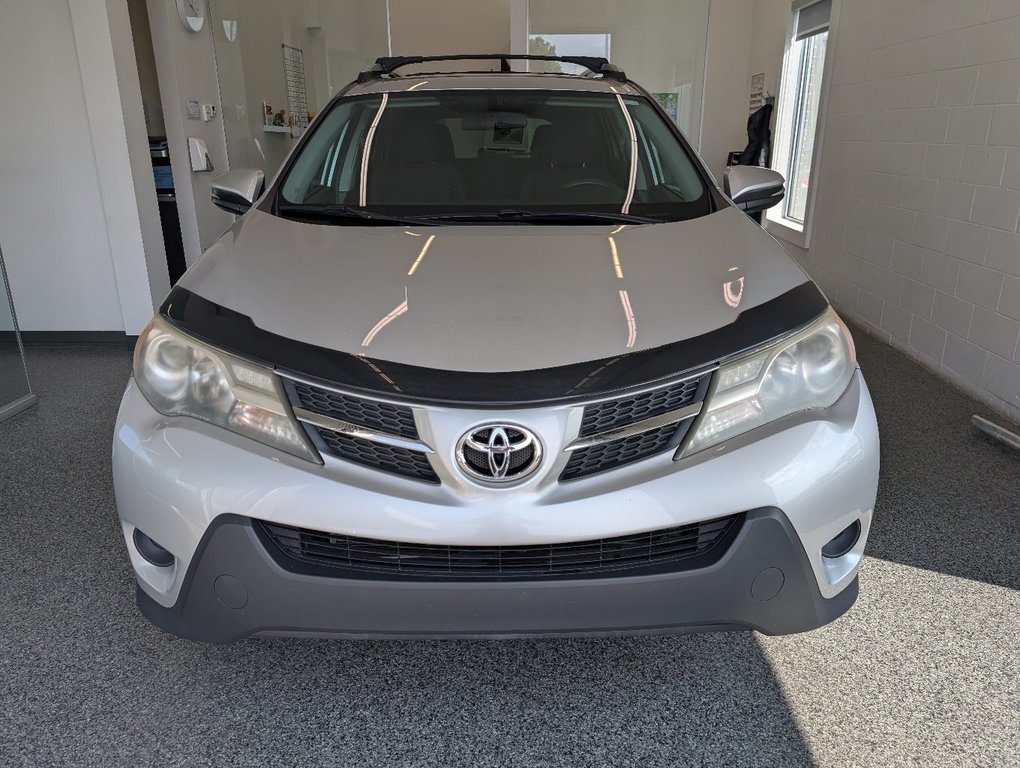 2015 Toyota RAV4 LE in Magog, Quebec - 6 - w1024h768px