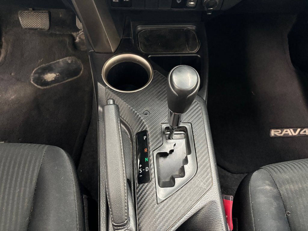 2015 Toyota RAV4 LE in Magog, Quebec - 19 - w1024h768px