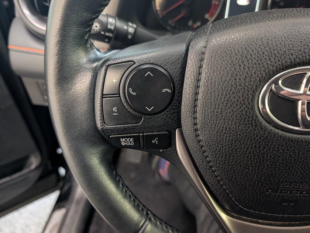 2016 Toyota RAV4 SE AWD in Magog, Quebec - 19 - w1024h768px