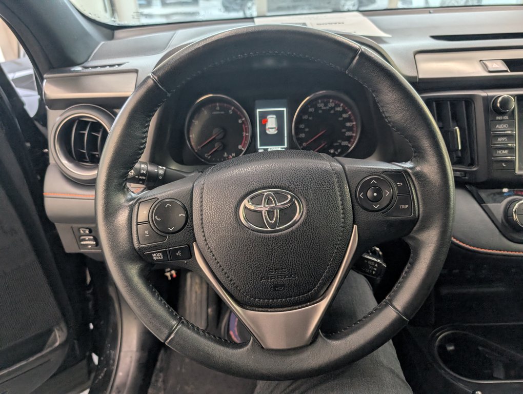 2016 Toyota RAV4 SE AWD in Magog, Quebec - 15 - w1024h768px