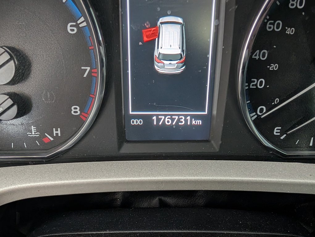 Toyota RAV4 XLE AWD 2016 à Magog, Québec - 24 - w1024h768px