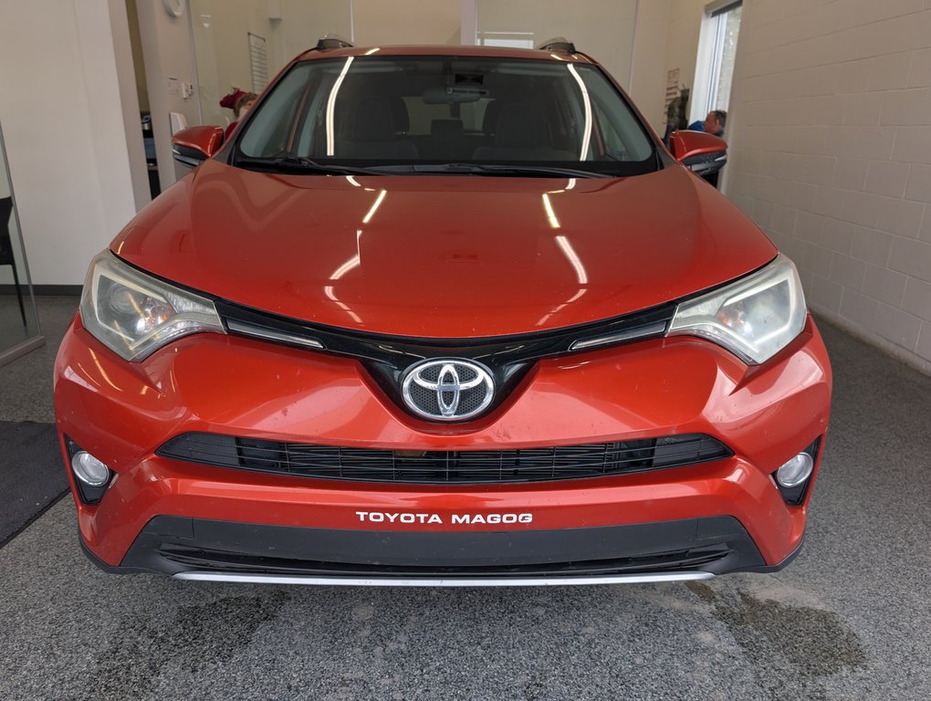 Toyota RAV4 XLE AWD 2016 à Magog, Québec - 6 - w1024h768px