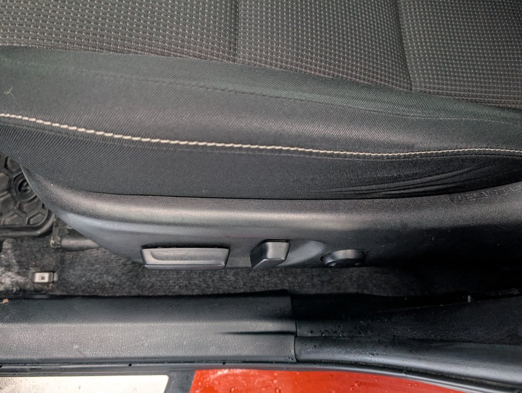 Toyota RAV4 XLE AWD 2016 à Magog, Québec - 14 - w1024h768px