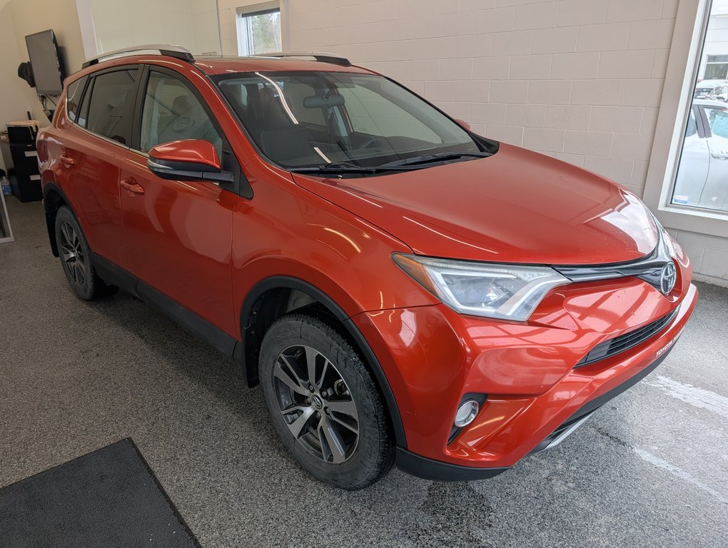 Toyota RAV4 XLE AWD 2016 à Magog, Québec - 1 - w1024h768px