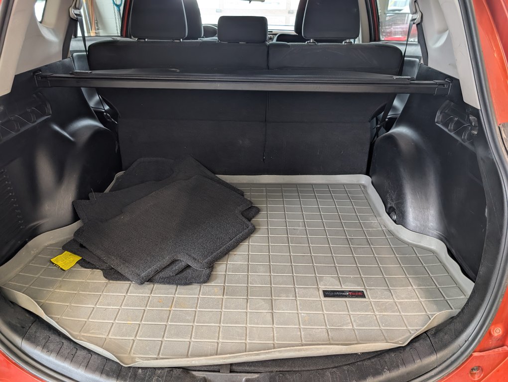 Toyota RAV4 XLE AWD 2016 à Magog, Québec - 7 - w1024h768px