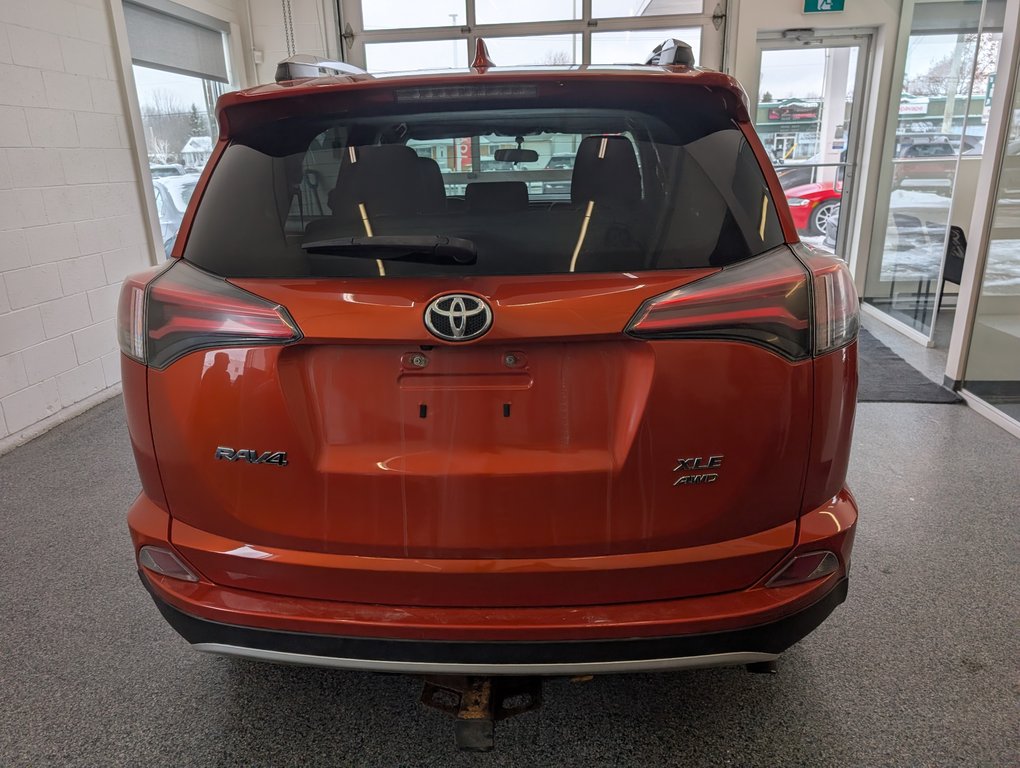 Toyota RAV4 XLE AWD 2016 à Magog, Québec - 4 - w1024h768px