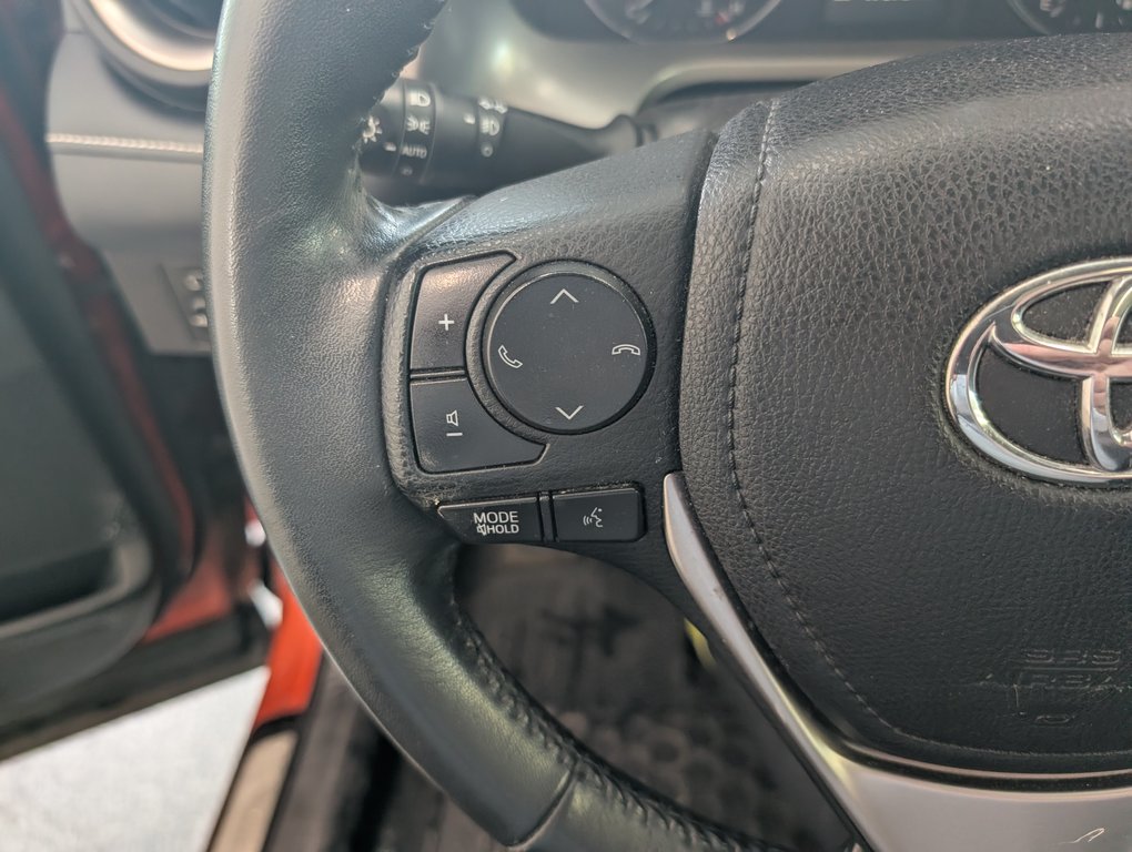 Toyota RAV4 XLE AWD 2016 à Magog, Québec - 20 - w1024h768px