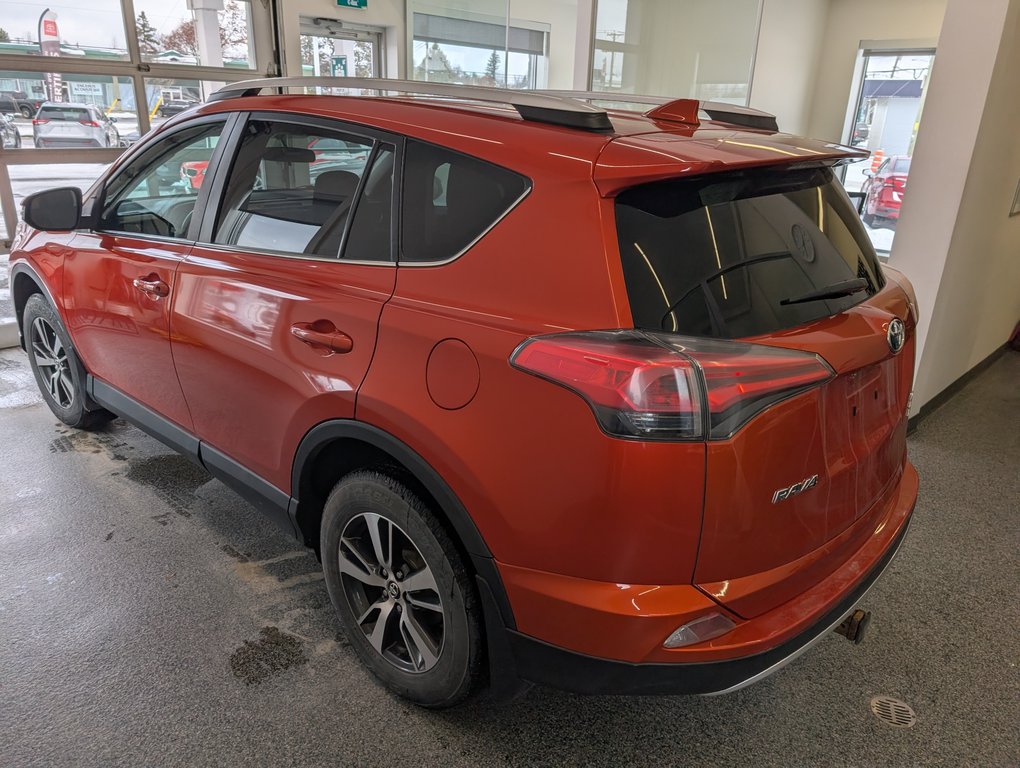 Toyota RAV4 XLE AWD 2016 à Magog, Québec - 5 - w1024h768px