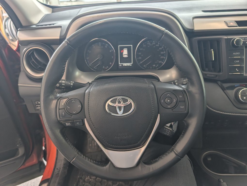 Toyota RAV4 XLE AWD 2016 à Magog, Québec - 17 - w1024h768px
