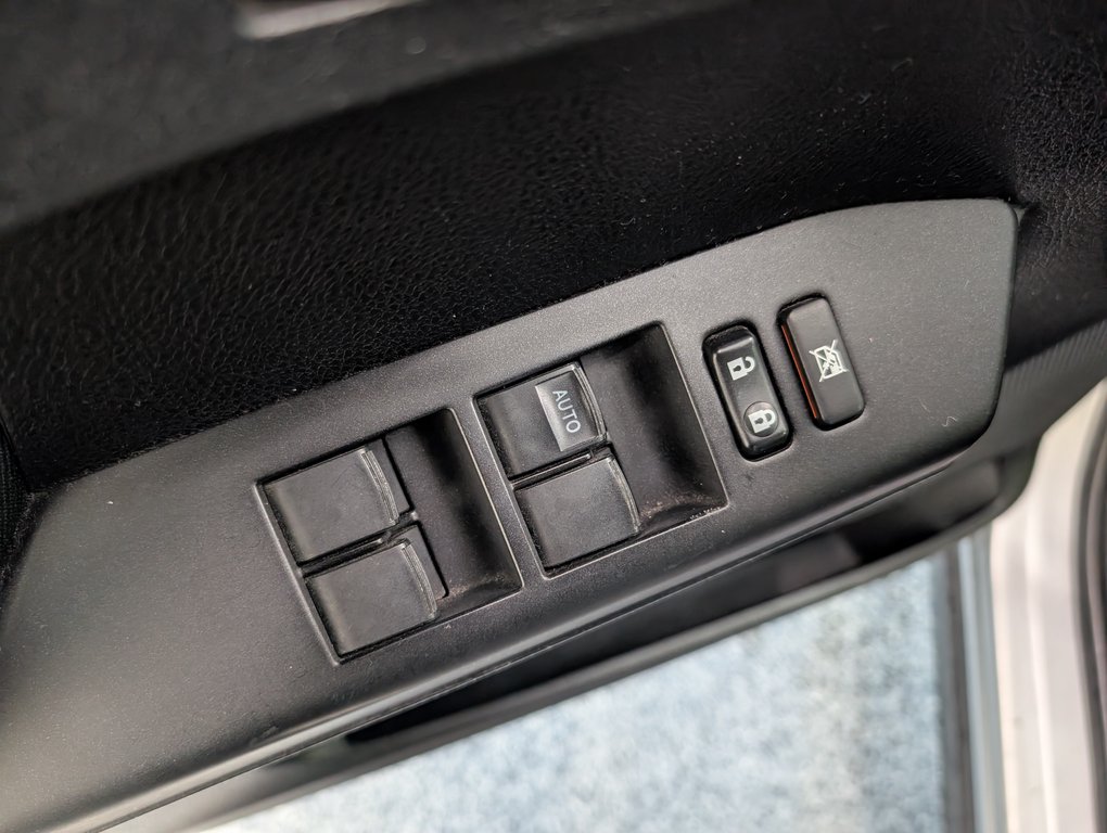 Toyota RAV4 LE AWD 2016 à Magog, Québec - 13 - w1024h768px