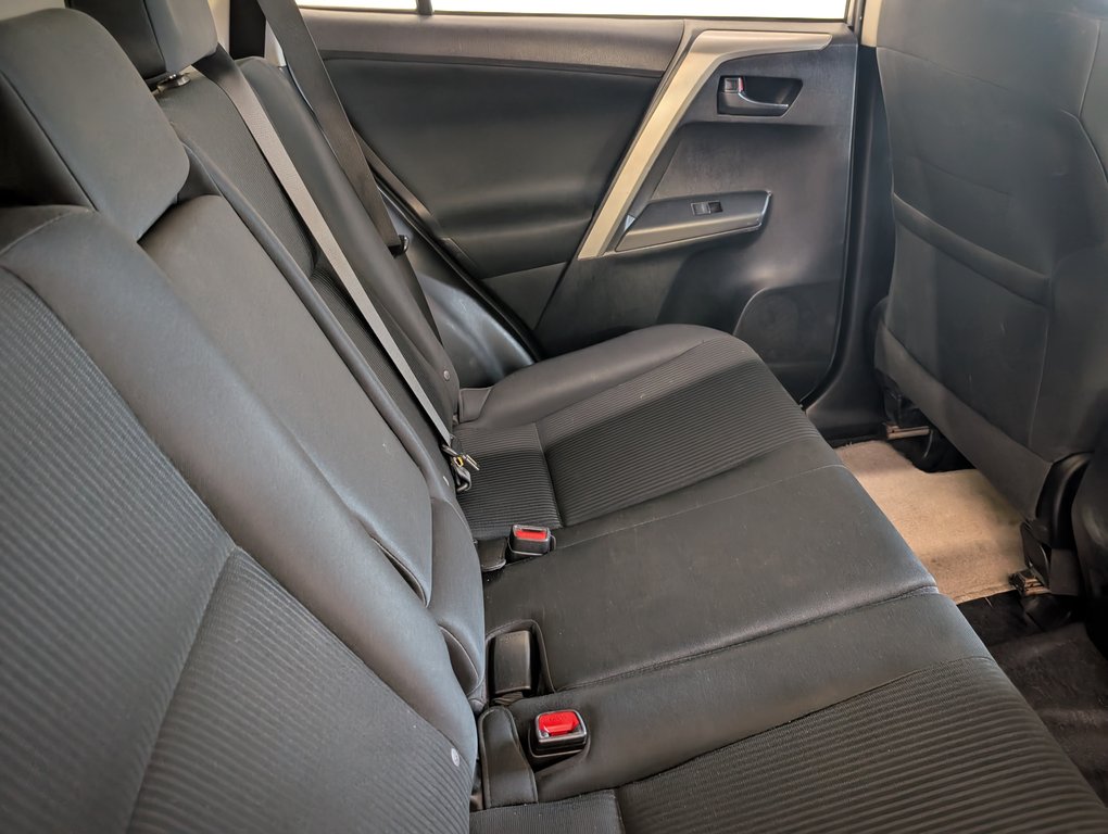Toyota RAV4 LE AWD 2016 à Magog, Québec - 7 - w1024h768px