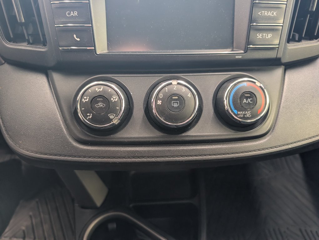 Toyota RAV4 LE AWD 2016 à Magog, Québec - 16 - w1024h768px