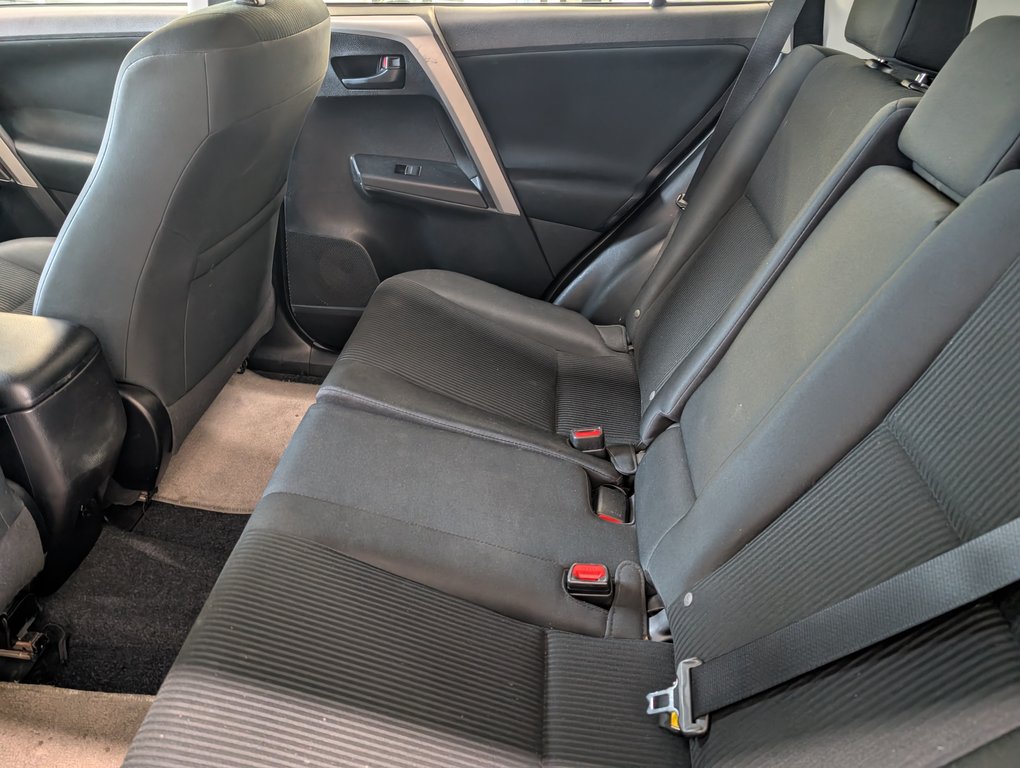 Toyota RAV4 LE AWD 2016 à Magog, Québec - 10 - w1024h768px