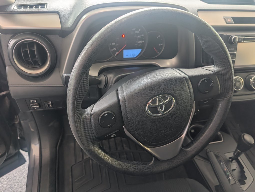 Toyota RAV4 LE 2016 à Magog, Québec - 12 - w1024h768px