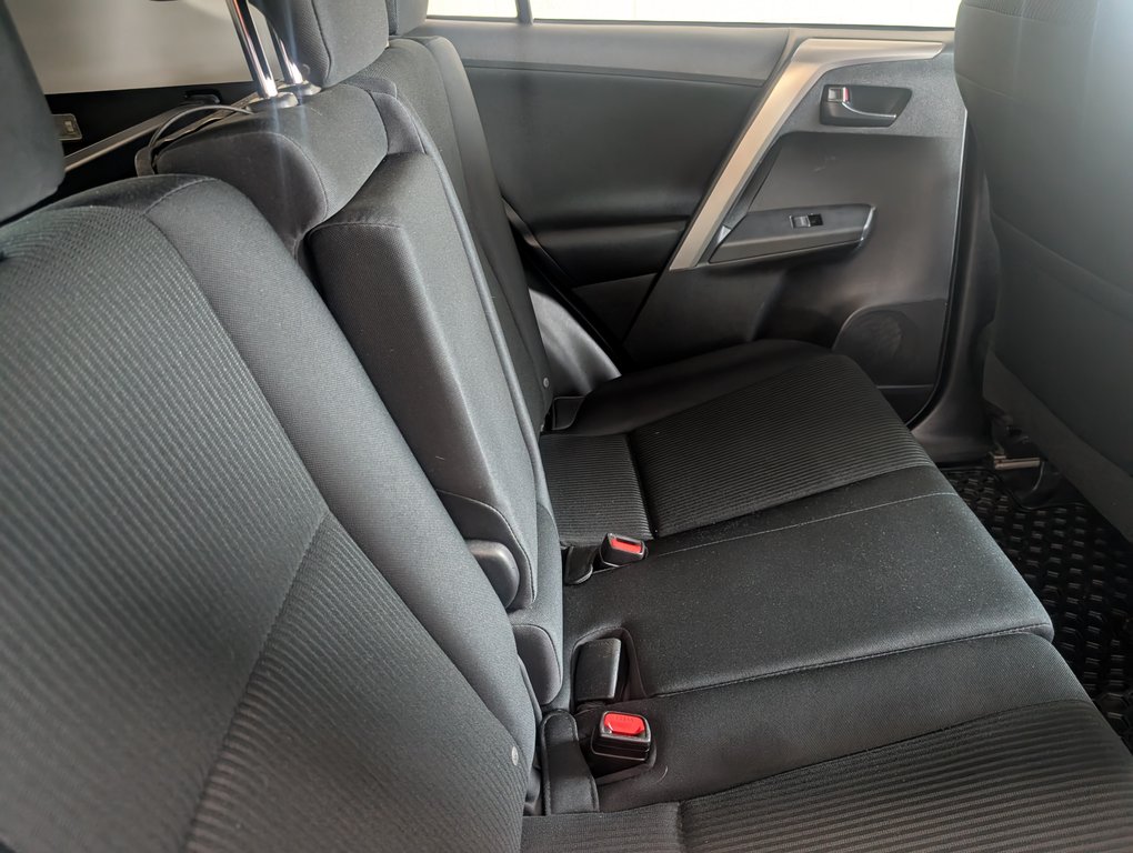 Toyota RAV4 LE 2016 à Magog, Québec - 7 - w1024h768px