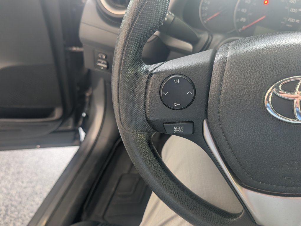 Toyota RAV4 LE 2016 à Magog, Québec - 18 - w1024h768px