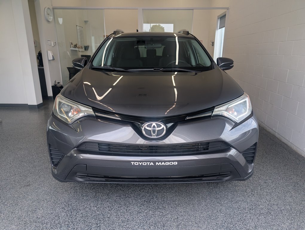 Toyota RAV4 LE 2016 à Magog, Québec - 5 - w1024h768px
