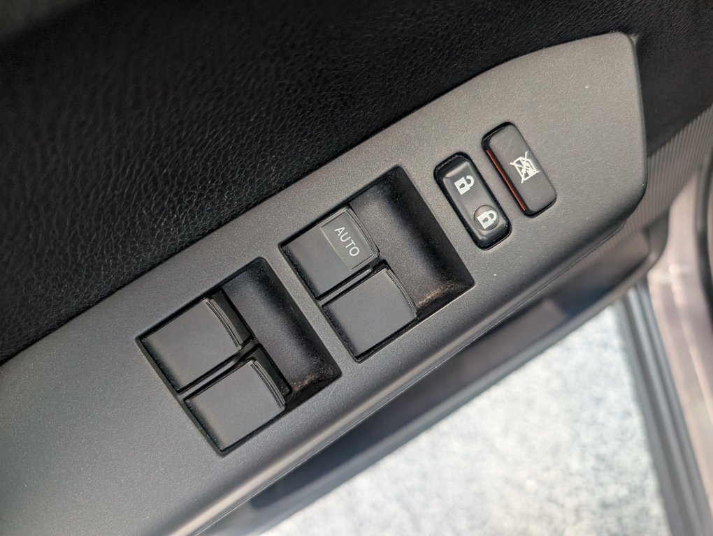 Toyota RAV4 LE 2016 à Magog, Québec - 13 - w1024h768px