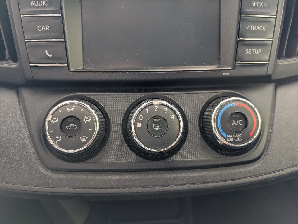 Toyota RAV4 LE 2017 à Magog, Québec - 18 - w1024h768px