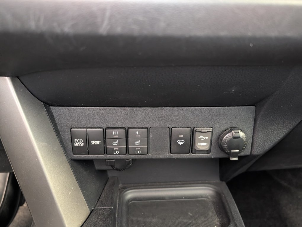 Toyota RAV4 LE 2017 à Magog, Québec - 17 - w1024h768px