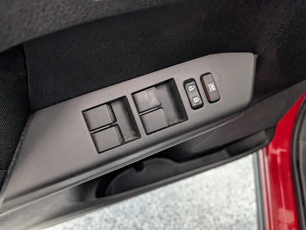 Toyota RAV4 LE 2017 à Magog, Québec - 14 - w1024h768px