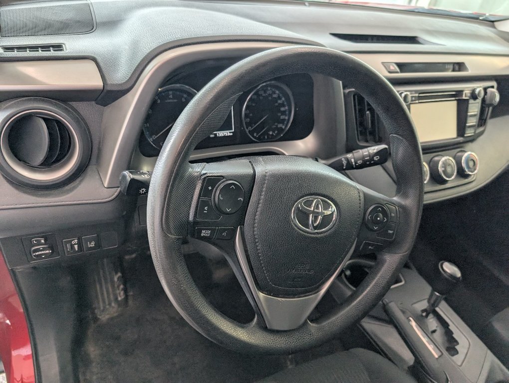 Toyota RAV4 LE 2017 à Magog, Québec - 13 - w1024h768px