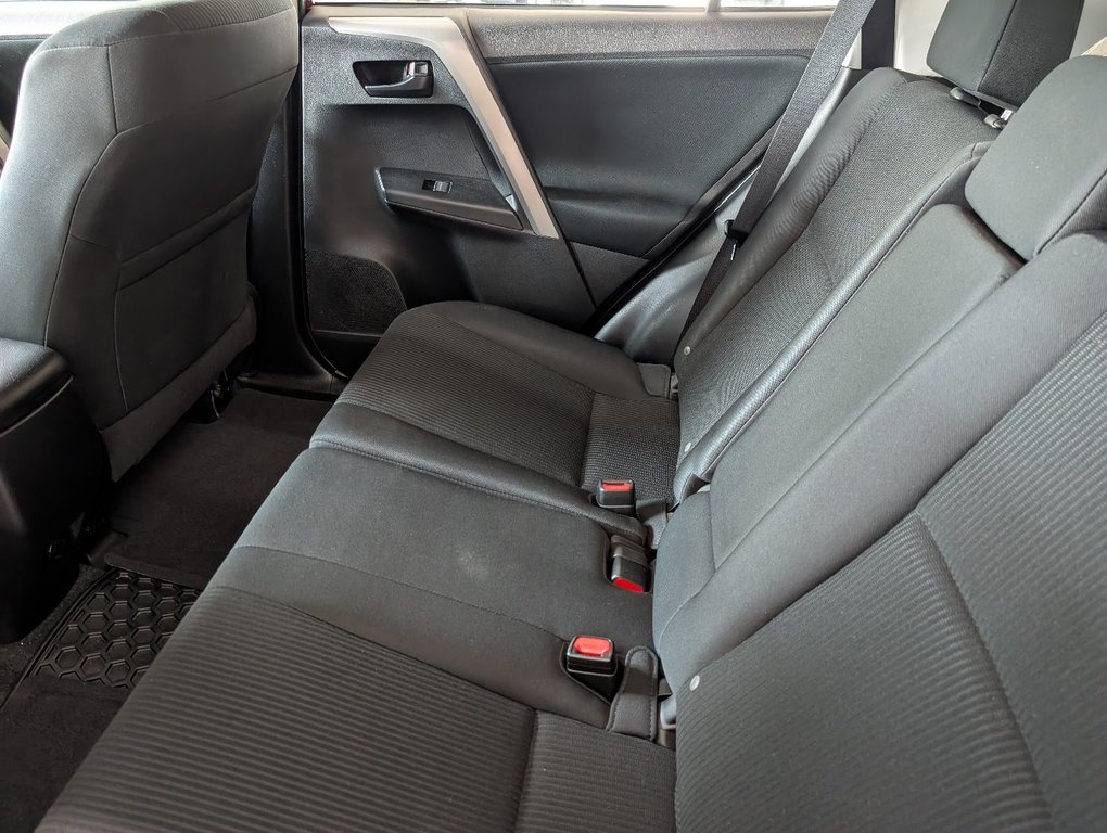 Toyota RAV4 LE AWD. 2018 à Magog, Québec - 10 - w1024h768px