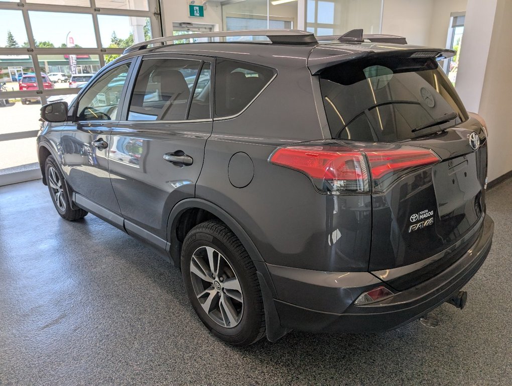 Toyota RAV4 LE AWD, 2018 à Magog, Québec - 5 - w1024h768px