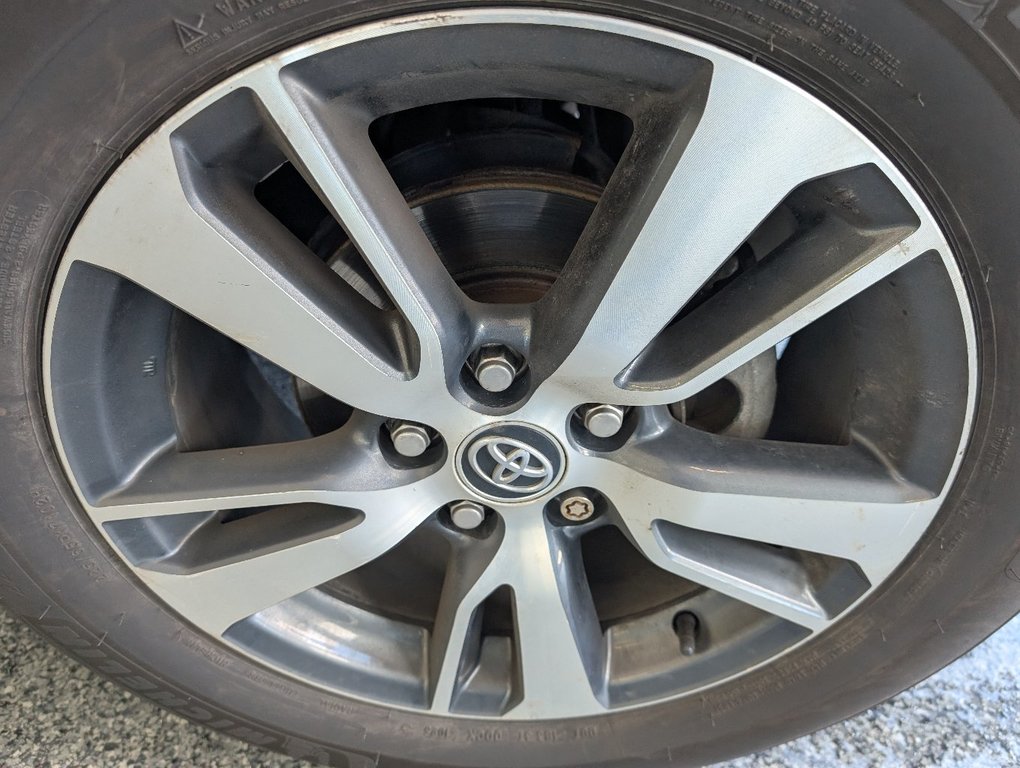 Toyota RAV4 LE AWD, 2018 à Magog, Québec - 25 - w1024h768px