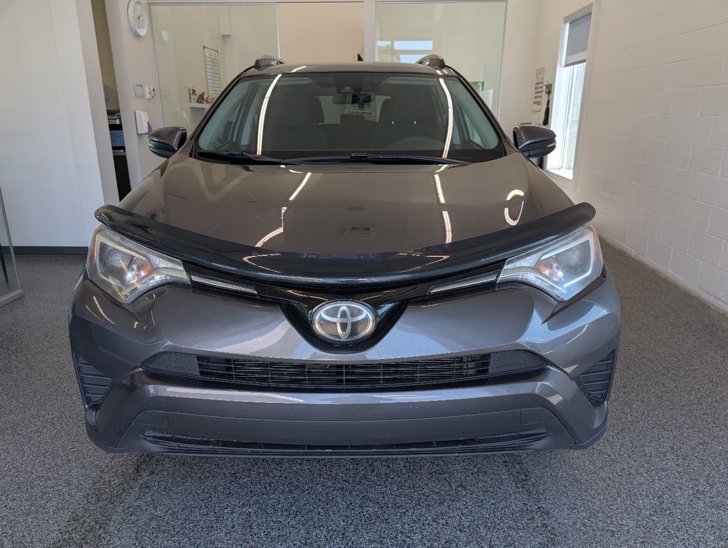 Toyota RAV4 LE AWD, 2018 à Magog, Québec - 6 - w1024h768px
