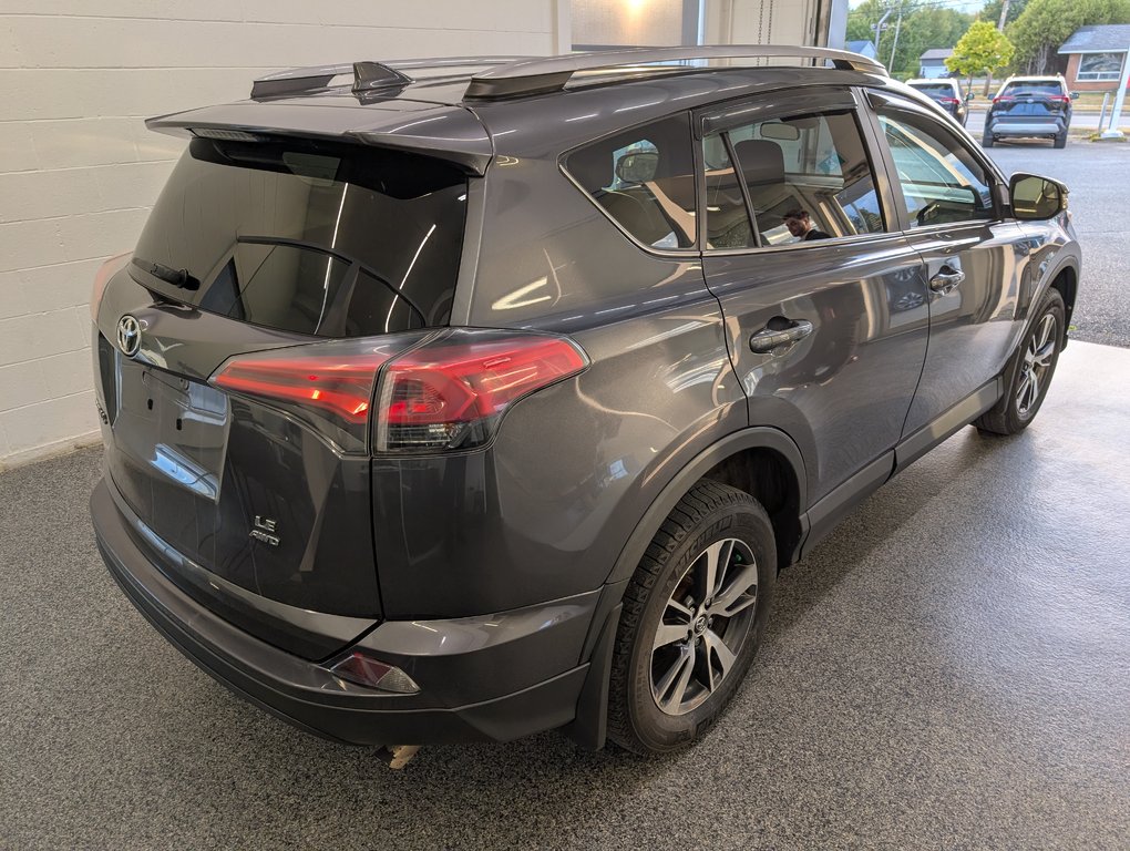 2018 Toyota RAV4 LE AWD, in Magog, Quebec - 3 - w1024h768px