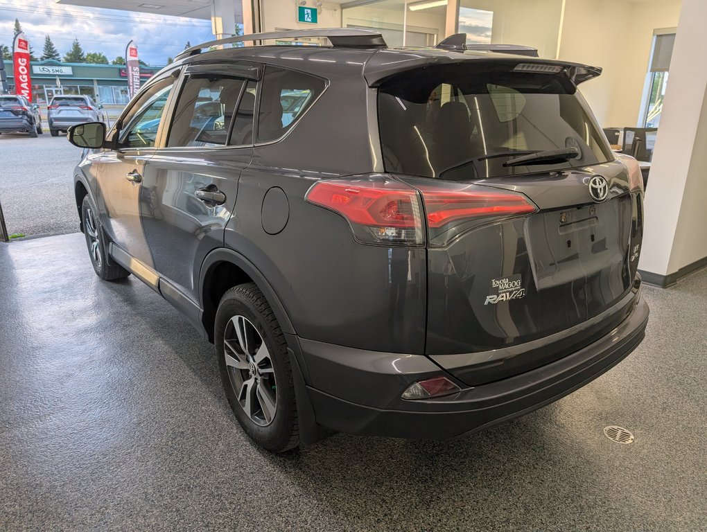 2018 Toyota RAV4 LE AWD, in Magog, Quebec - 5 - w1024h768px