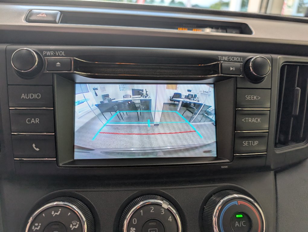 2018 Toyota RAV4 LE AWD, in Magog, Quebec - 22 - w1024h768px