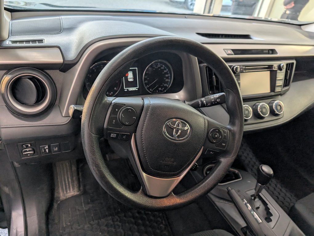 2018 Toyota RAV4 LE AWD, in Magog, Quebec - 13 - w1024h768px